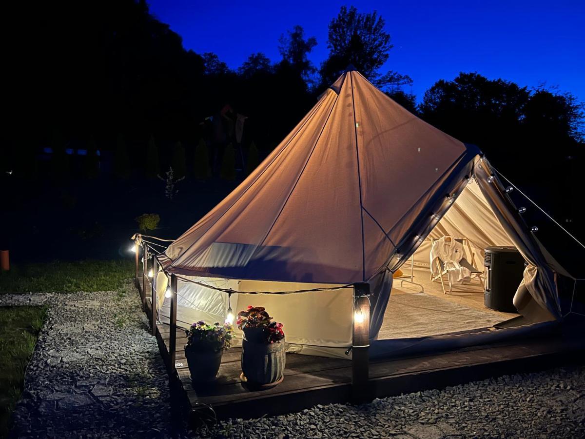 Glamping Bieszczady Z Jacuzzi I Basenem Hotel Solina  Exterior photo