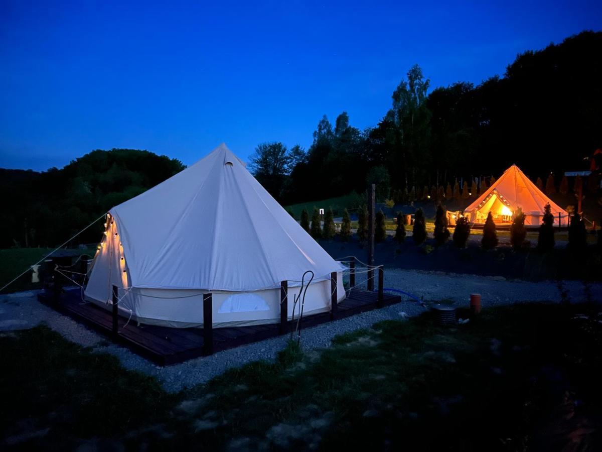 Glamping Bieszczady Z Jacuzzi I Basenem Hotel Solina  Exterior photo