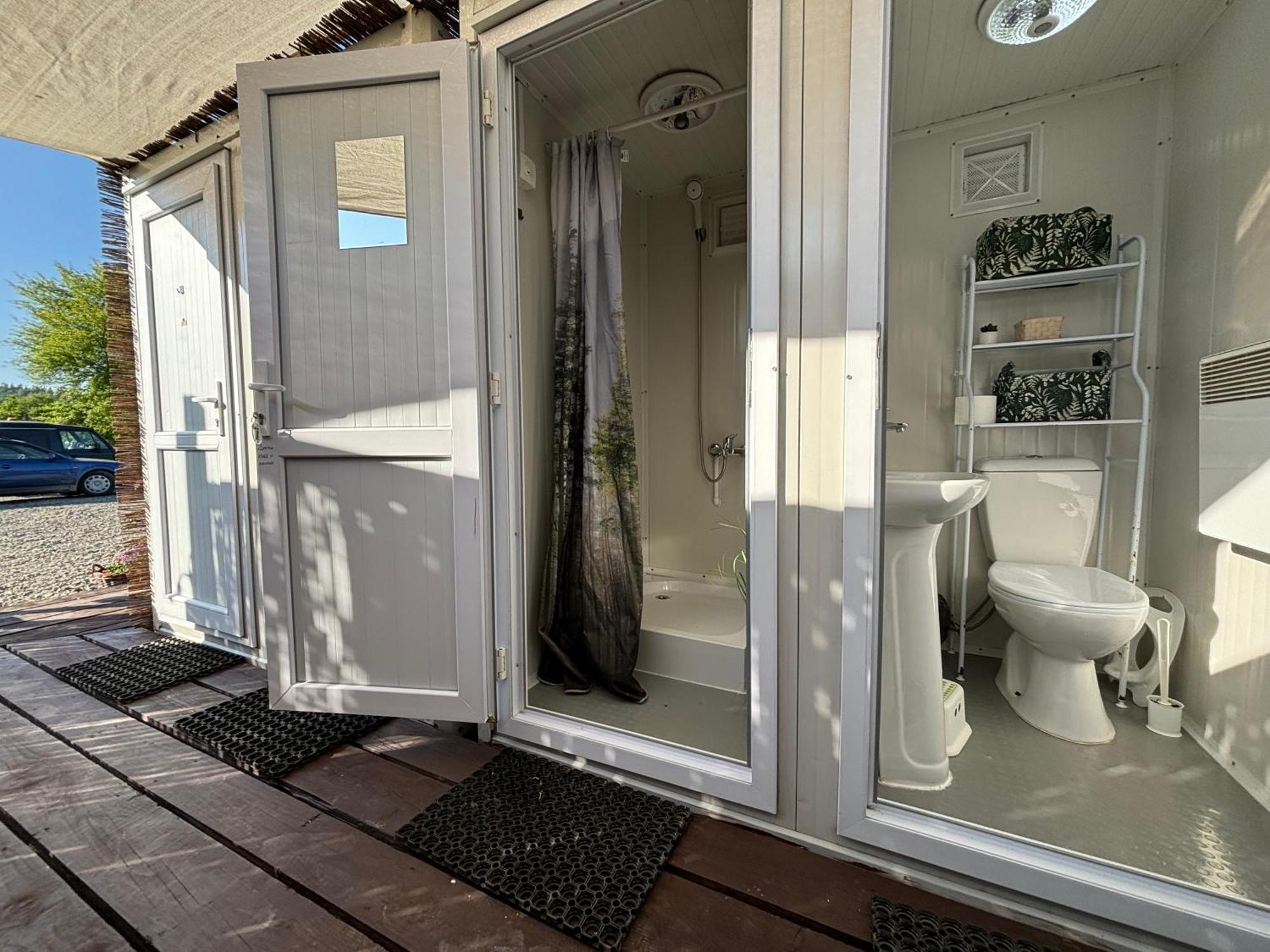Glamping Bieszczady Z Jacuzzi I Basenem Hotel Solina  Exterior photo